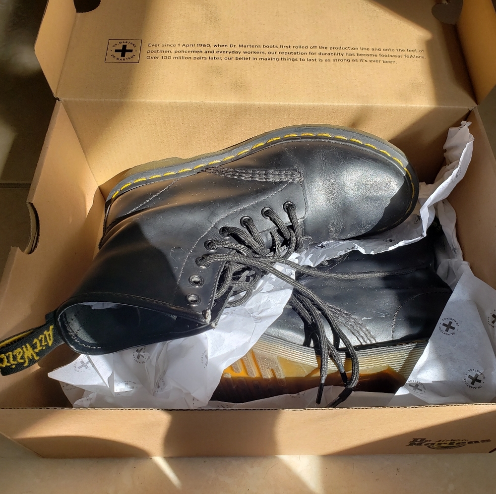 Authentic 1460 Dr Martens / Docs - image 6